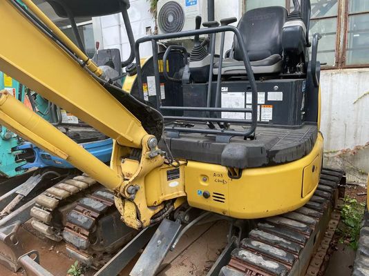 Utilisé Komatsu PC20MR-2 Excavateur monté sur un rampant Original Japon Travaillant dans le jardin