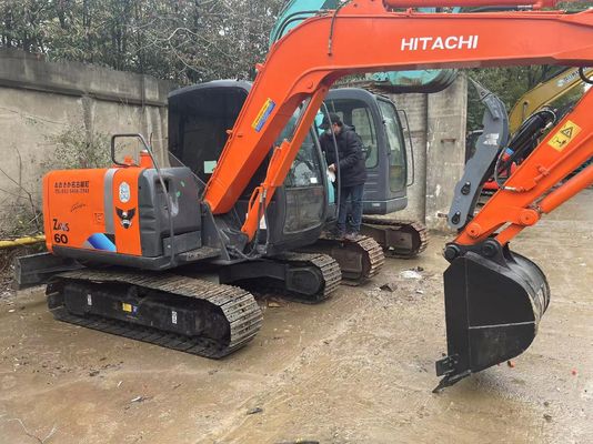 Originale japonaise utilisée Hitachi ZX60 Mini Excavateur à rouleaux avec pouce hydraulique