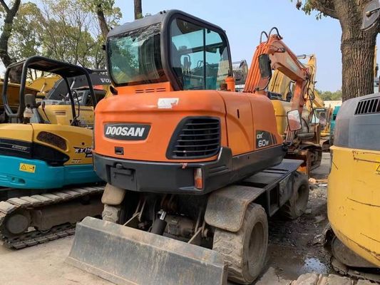 Excavateur à roues Doosan DX60W d'occasion En excellent état/Excavateur à roues mini Doosan d'occasion À vendre