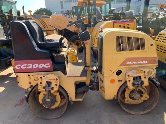 Utilisé CC300G Dynapac double rouleau à tambour en bon état fonctionnement stable