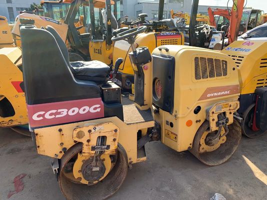 Utilisé CC300G Dynapac double rouleau à tambour en bon état fonctionnement stable