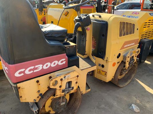 Utilisé CC300G Dynapac double rouleau à tambour en bon état fonctionnement stable