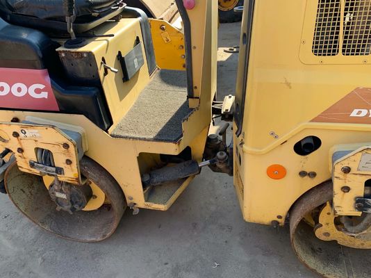Utilisé CC300G Dynapac double rouleau à tambour en bon état fonctionnement stable