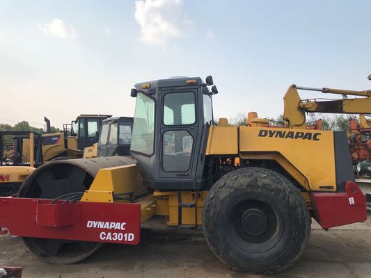 Roulant routier suédois d'occasion polyvalent CA301D sed Dynapac