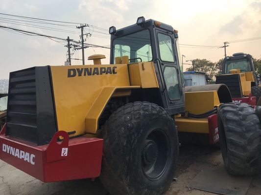 Roulant routier suédois d'occasion polyvalent CA301D sed Dynapac