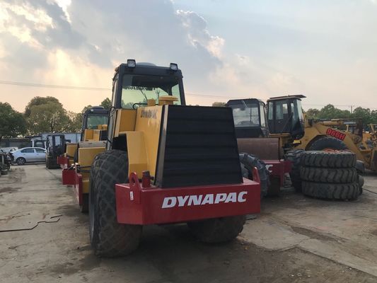 Roulant routier suédois d'occasion polyvalent CA301D sed Dynapac