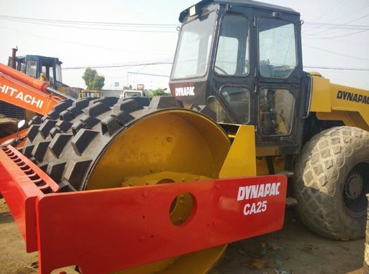 Utilisé CA25 Dynapac à rouleau à tambour unique, fonctionnement stable avec pied de mouton