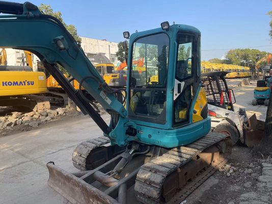 Le Japon utilise une mini-excavatrice Kubota U40-5 avec un système hydraulique efficace