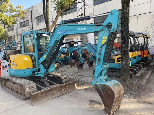 Le Japon utilise une mini-excavatrice Kubota U40-5 avec un système hydraulique efficace
