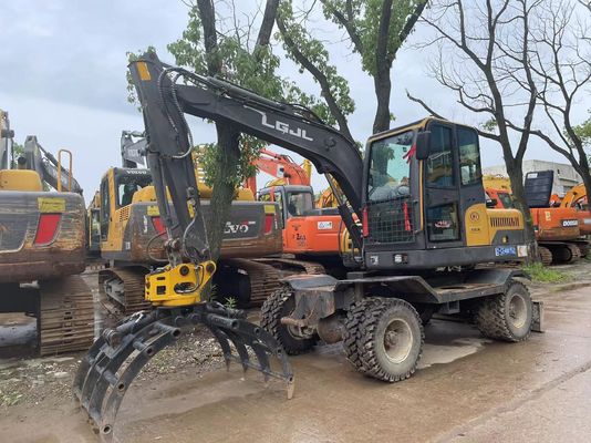 Excavateur à roues SDLH LG670BM d'occasion 2018 avec pince hydraulique