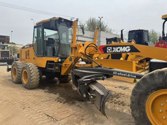 6 Gradeur de moteur d'entraînement 2023 Année utilisée XCMG GR2153 Gradeur de moteur d'efficacité énergétique pour la construction