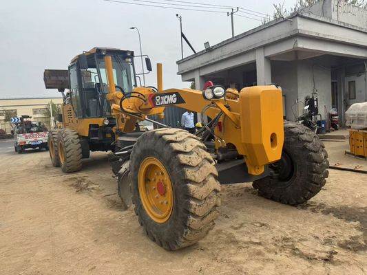 6 Gradeur de moteur d'entraînement 2023 Année utilisée XCMG GR2153 Gradeur de moteur d'efficacité énergétique pour la construction