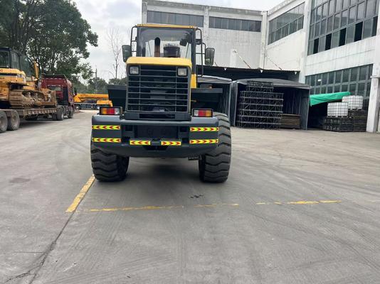 Chargeuse sur pneus Komatsu WA320-5 d'origine japonaise d'occasion de 2011 en excellent état