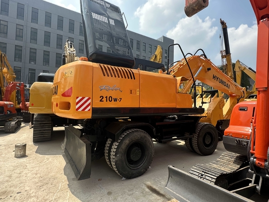 Excavatrice sur pneus Hyundai R210W-7 coréenne d'origine en excellent état