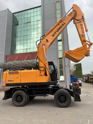 Excavatrice sur pneus Hyundai R210W-7 coréenne d'origine en excellent état