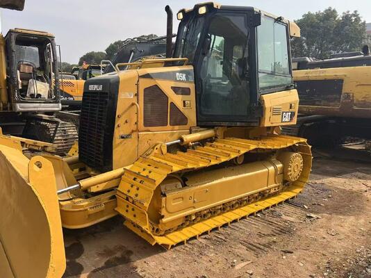 Couleur originale du bulldozer CAT D5K