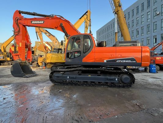 Couleur de peinture utilisée Excavatrice Doosan DX340LC-9C en excellent état